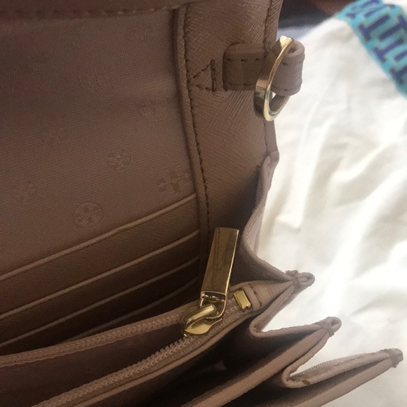 Tory Burch Wallet on Chain - Picture 6 of 15